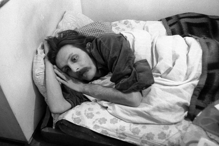 Mladen Stilinovic Artist at work (1977). Courtesy of Museum of Modern Art, Warsaw